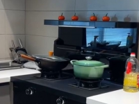 科大集成灶揮手智能感應，讓廚房烹飪更便捷